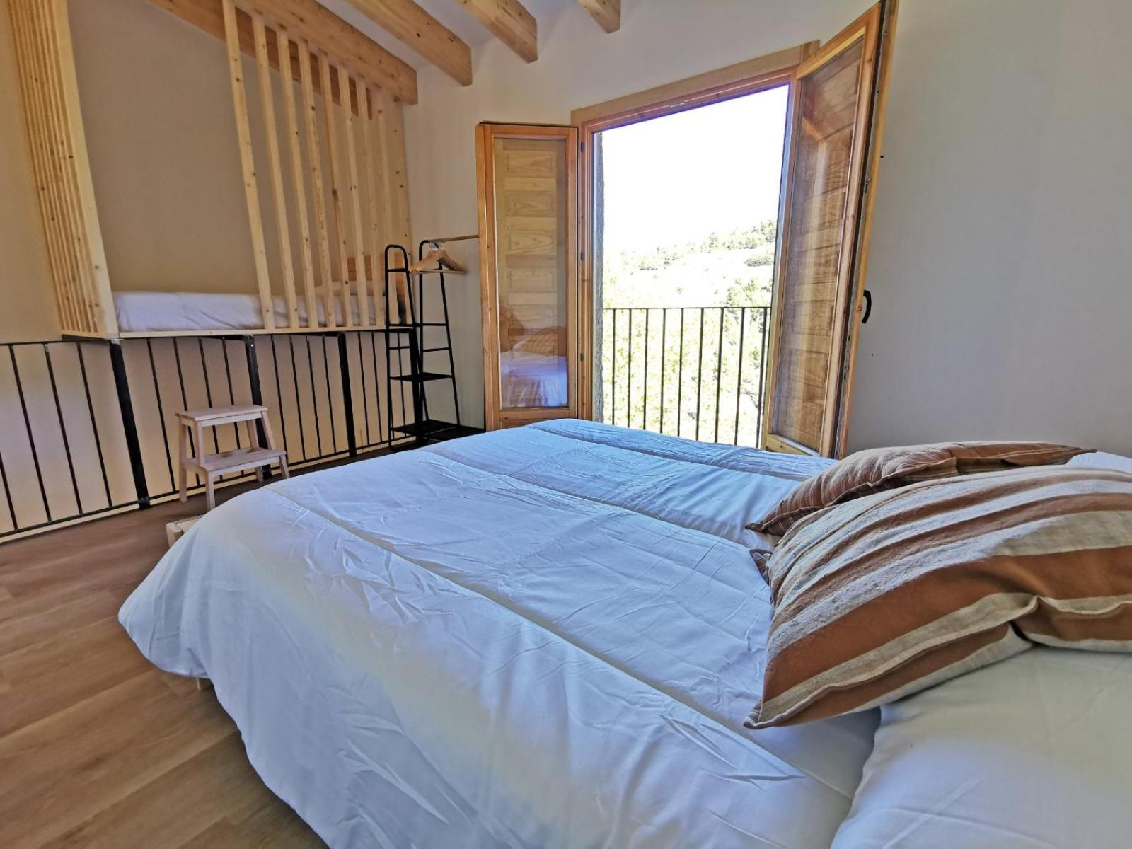 Cara Norte , Casa Rural-Castillo De Villamalefa Экстерьер фото