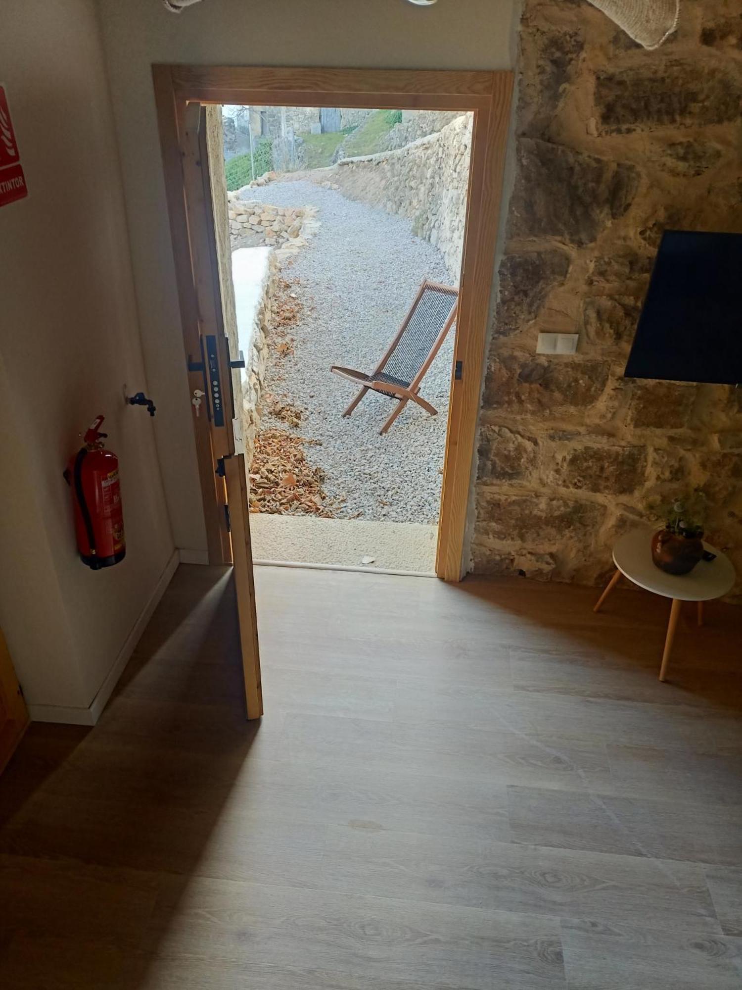 Cara Norte , Casa Rural-Castillo De Villamalefa Экстерьер фото
